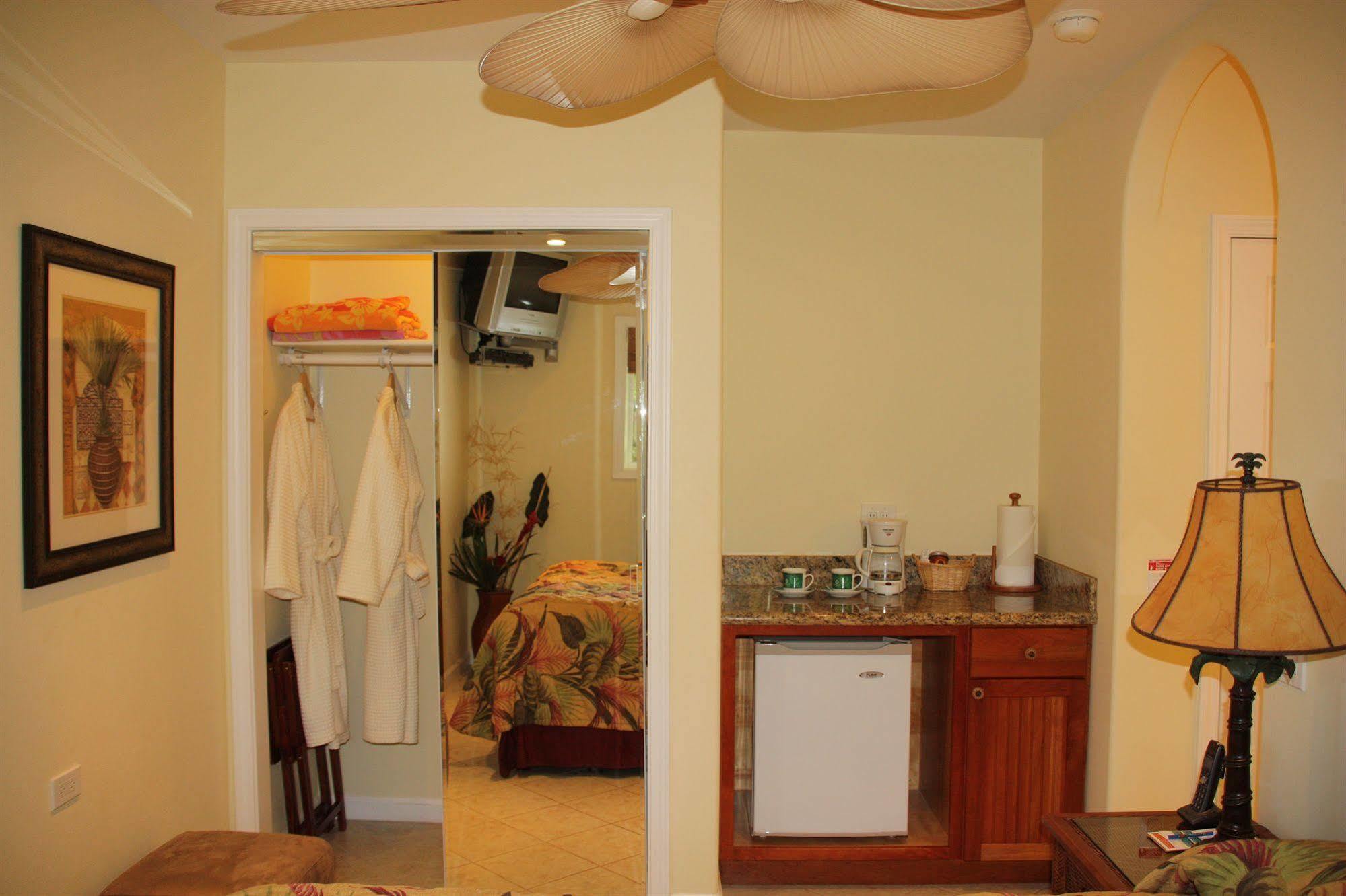 Maui Beach House B & B Kahana Bagian luar foto